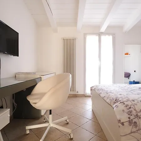 Apartament Lomellina 10 Minuti Dal Centro Mediolan