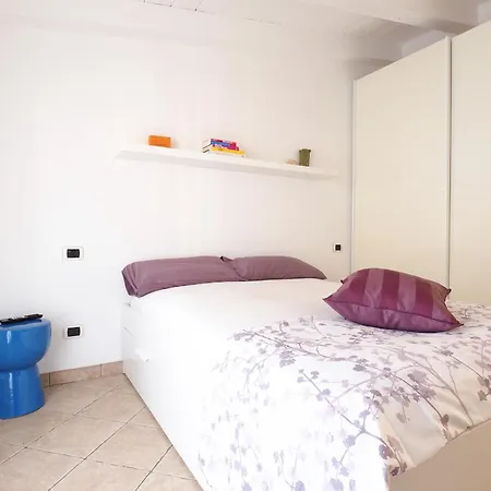 Lomellina 10 Minuti Dal Centro Apartament